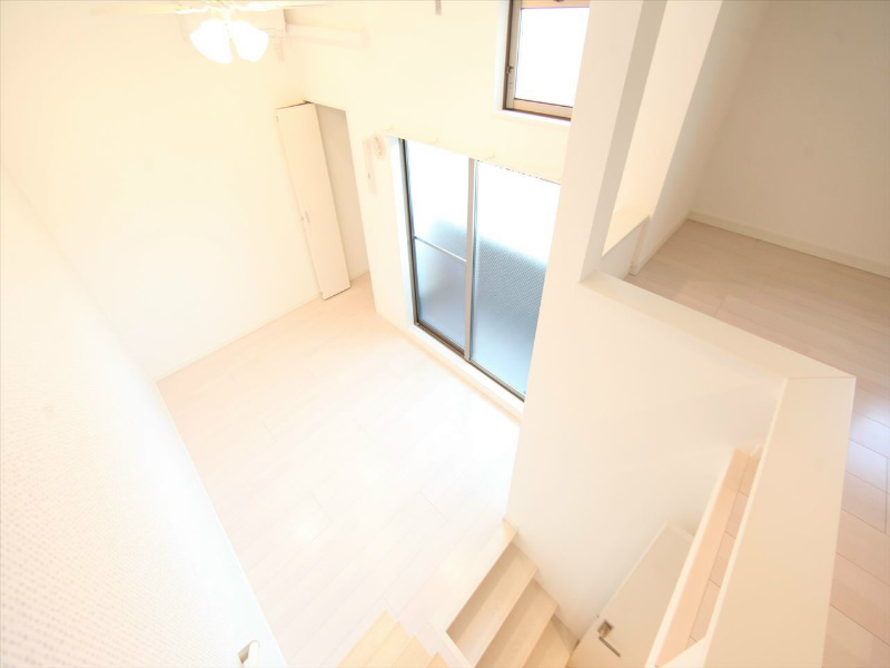 バルコニー　洋室6帖　上階ロフト6.4帖（収納でもお部屋でも使えます）