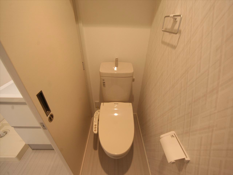 トイレ　温水洗浄暖房便座付トイレ