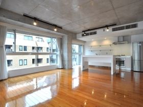 居室・リビング　Ｗａｌｋ　赤坂