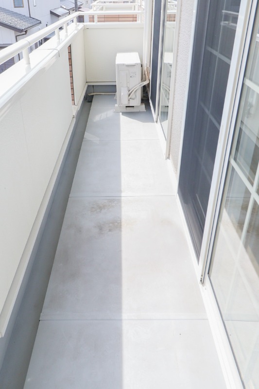 バルコニー　図面と現状に相違がある場合には現状を優先