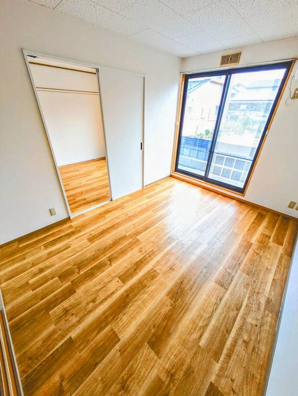 居室・リビング　同間取り別室・現況優先とさせて頂きます。