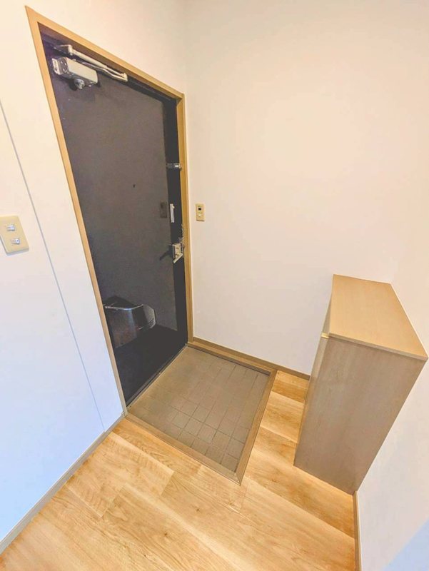 玄関　同間取り別室・現況優先とさせて頂きます。