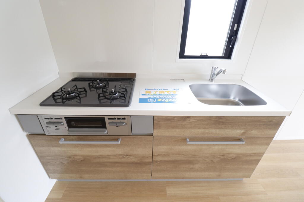 キッチン　3口コンロのシステムキッチンです♪