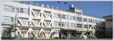 小学校　足立区立梅島第一小学校（小学校）まで384m