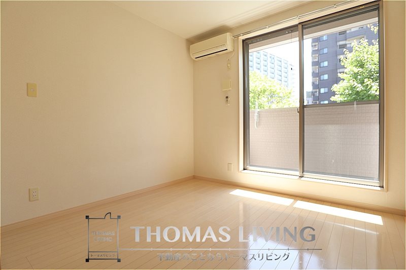 居室・リビング　日当たり良好。