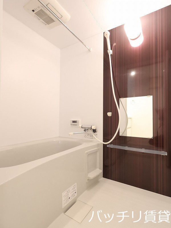 バス・シャワールーム　同型タイプの為、現状を優先致します。