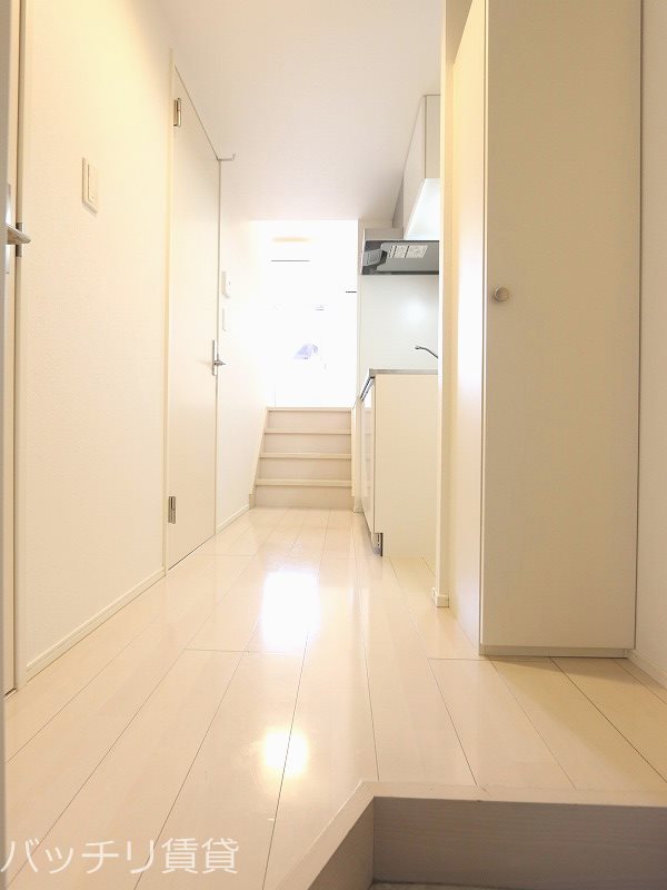 玄関　同型タイプの為、現状を優先致します。