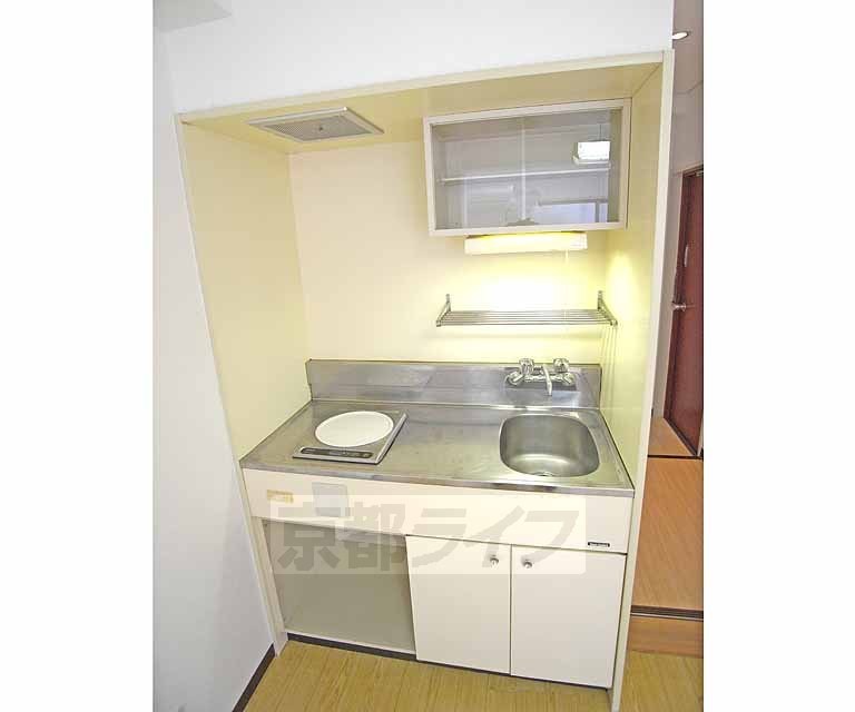 キッチン　料理スペース広いです。