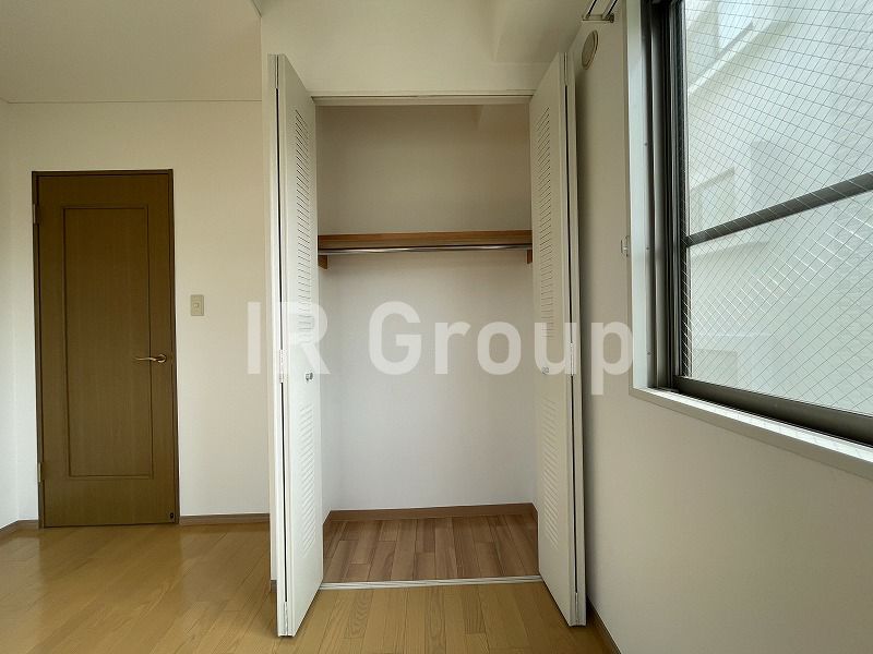 収納　写真は同間取の別部屋