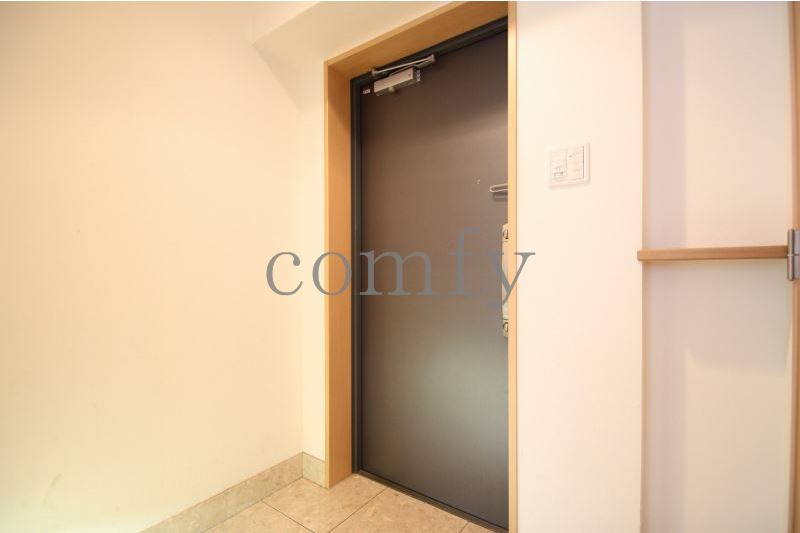 玄関　ダブルロックの玄関ドア