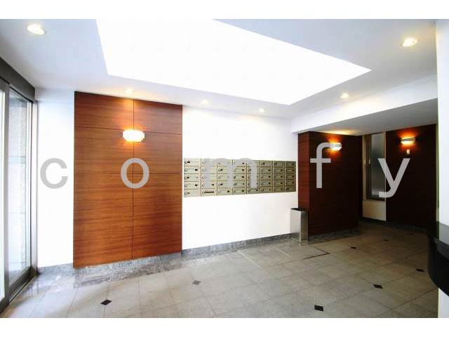 エントランス　エントランスホール