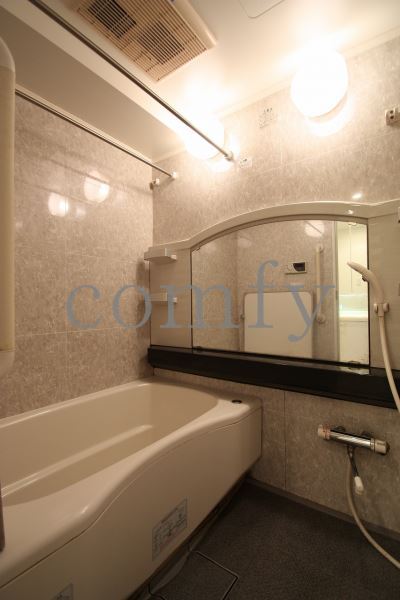 バス・シャワールーム　追炊き・浴室乾燥機付きバス