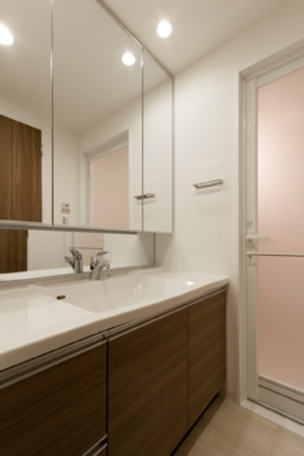 洗面設備　※写真は同タイプ住戸です。