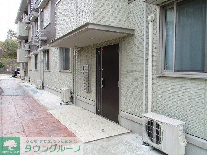エントランス　お問合せはタウンハウジングまで！※現地待合わせ相談可能