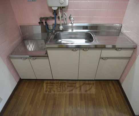 キッチン　感動の２口ガスコンロ設置可能キッチン。切るスペースもし...