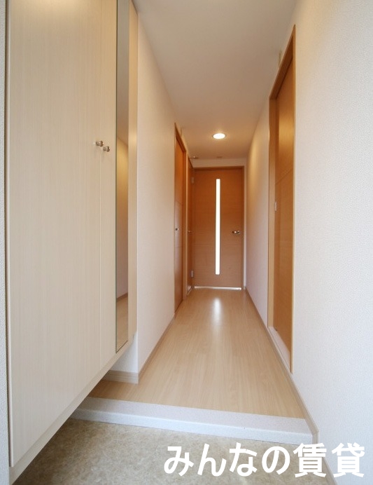 玄関　★玄関部分です。大容量シューズボックス付き★参考写真