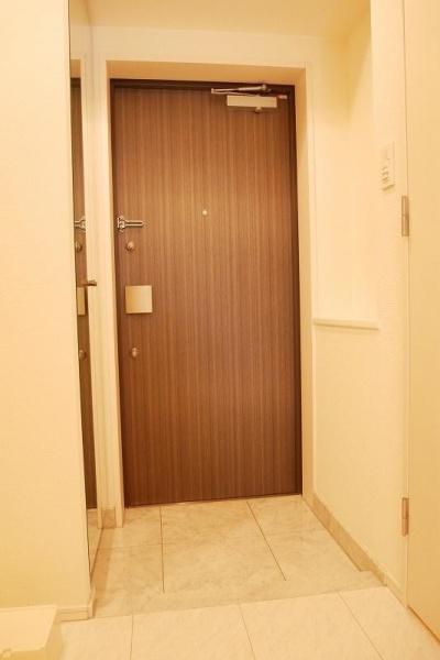 玄関　※写真は別部屋、イメージ写真です。