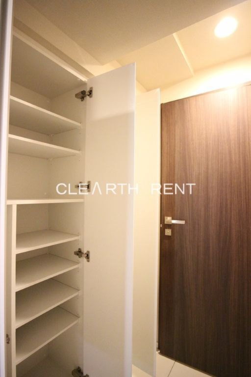 玄関　収納力のあるシューズボックス