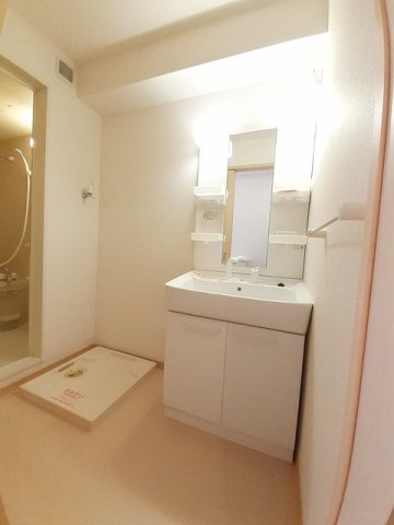 洗面設備　脱衣スペースもあります