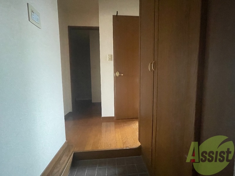 玄関　玄関から撮影しました。広々としていますね。