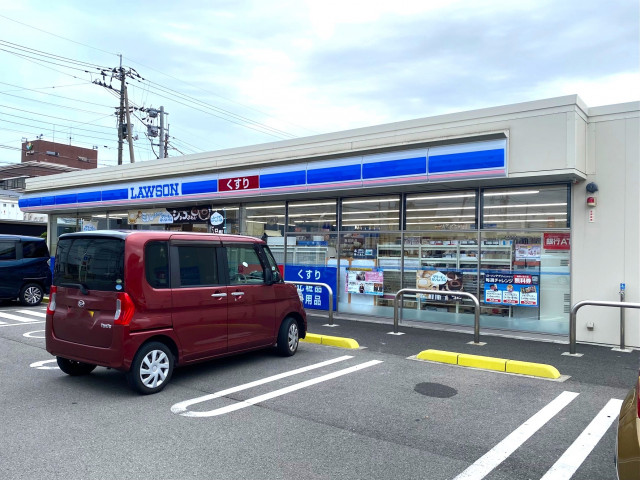 コンビニ　ローソン四国中央川之江庁舎前店（コンビニ）まで1200m