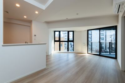 居室・リビング　☆明るい洋室☆