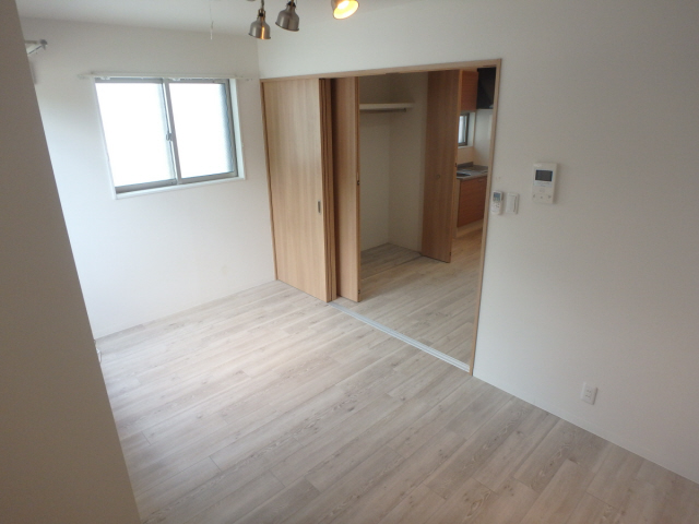 居室・リビング　たっぷりの陽光に包まれる明るい住まい