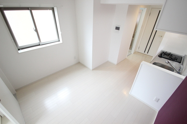 居室・リビング　※同物件別号室参考写真