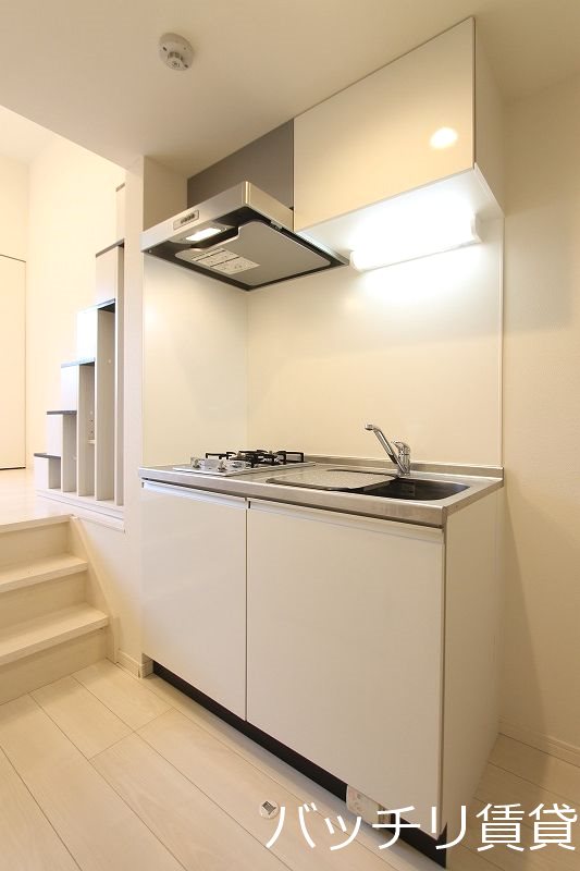 キッチン　別号室タイプの為、現状を優先致します。