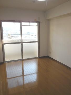 居室・リビング　室内