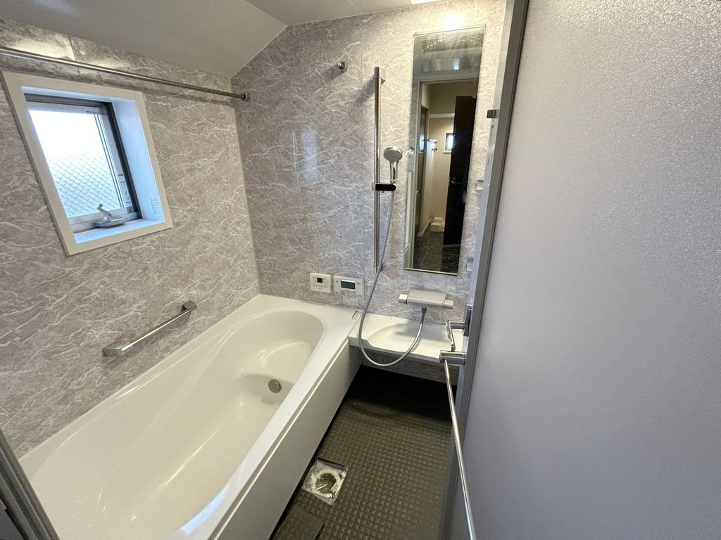 バス・シャワールーム　浴室