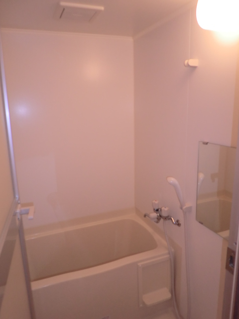 バス・シャワールーム　写真は202号室のものです