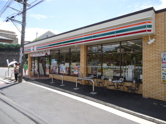 コンビニ　セブンイレブン横浜菊名3丁目店（コンビニ）まで401m