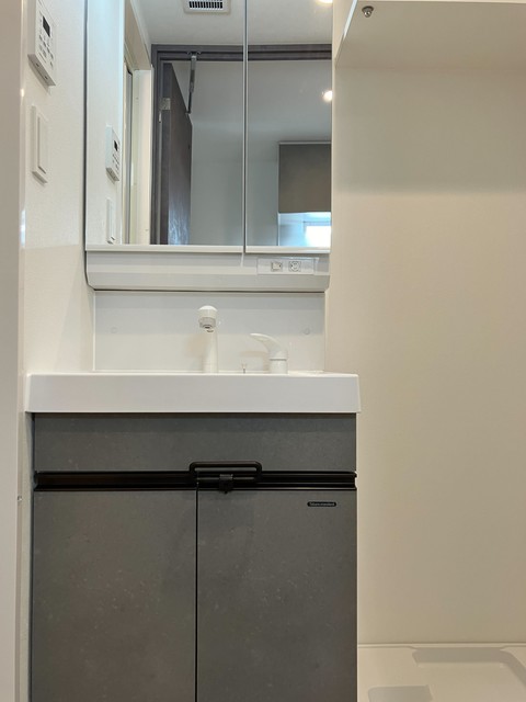 洗面設備　※写真は同タイプ住戸です。