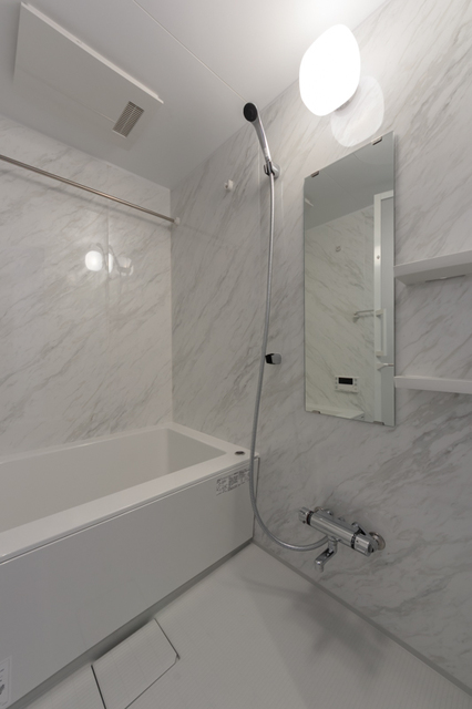 バス・シャワールーム　※写真は同タイプ住戸です。