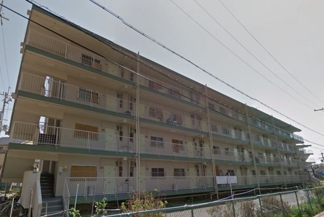 建物外観　敷地内に駐車場があります♪