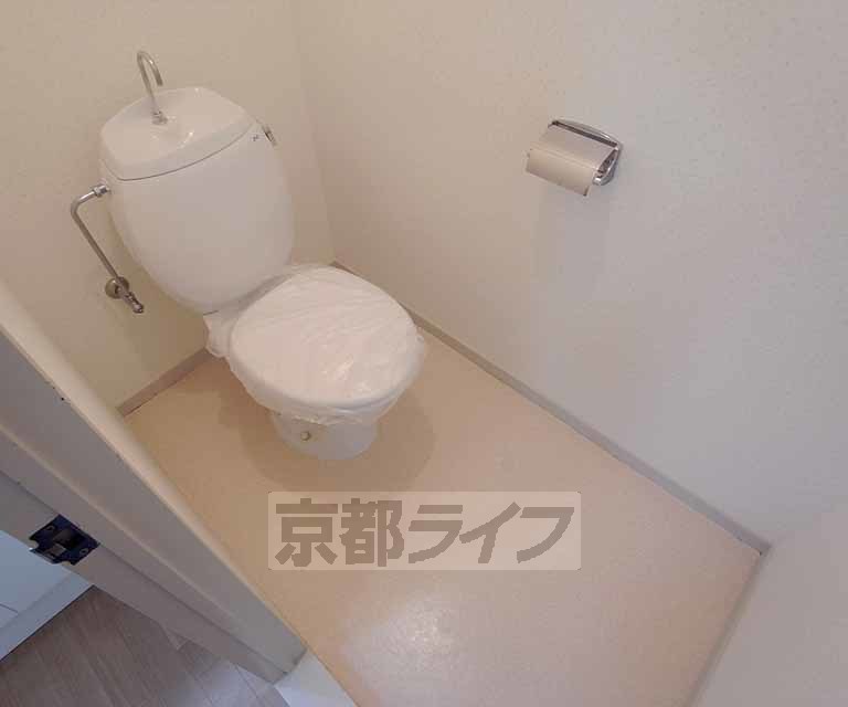 トイレ　落ち着ける広いトイレです。