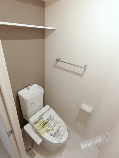 トイレ　温水洗浄便座付き♪