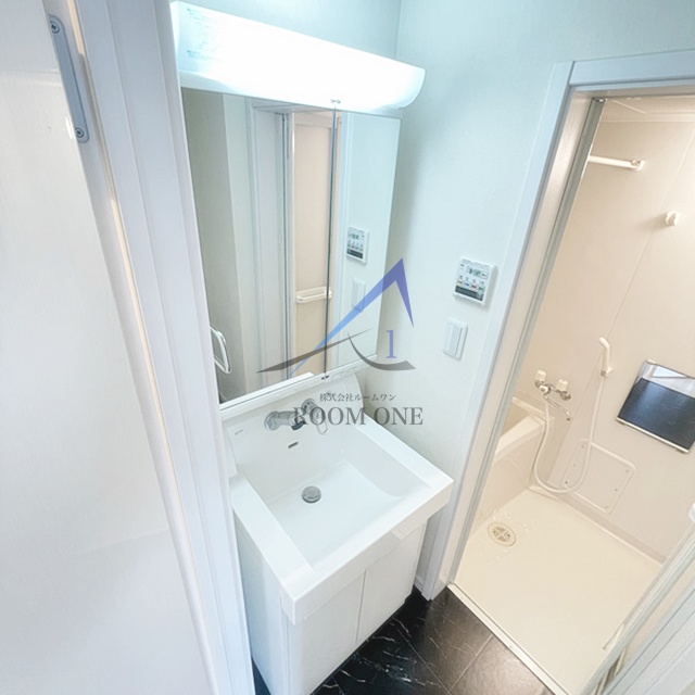 洗面設備　独立洗面台です。