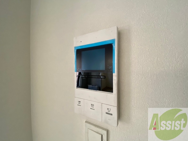 セキュリティ　モニタ付インターホンです。セキュリティ面も安心ですね！