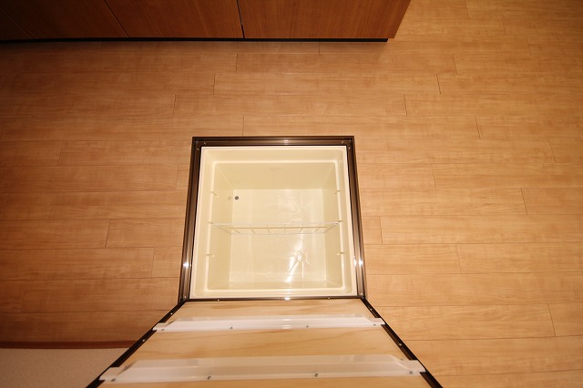 収納　床下収納庫