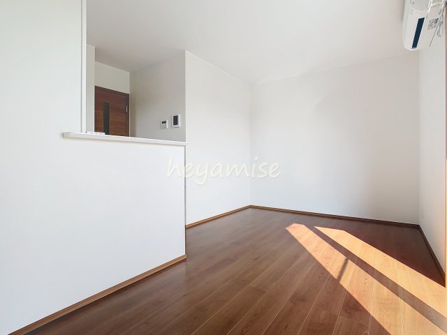 居室・リビング　写真は同型モデル