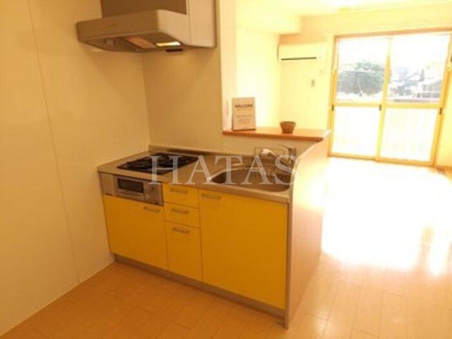 キッチン　同物件別部屋です