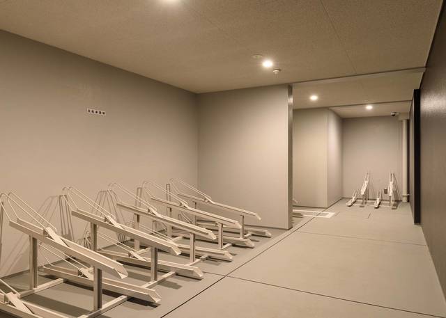 駐車場　駐車場に車を止められます