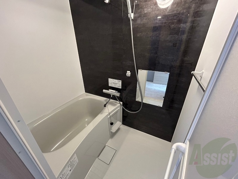 バス・シャワールーム　お風呂になります。一日の疲れを癒してくださいね。