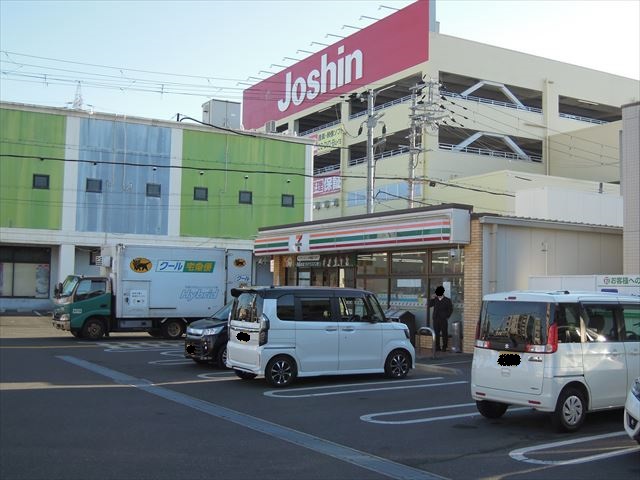 コンビニ　セブンイレブン（コンビニ）まで316m