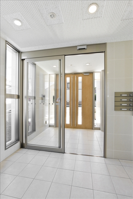 ロビー　建物の内部です