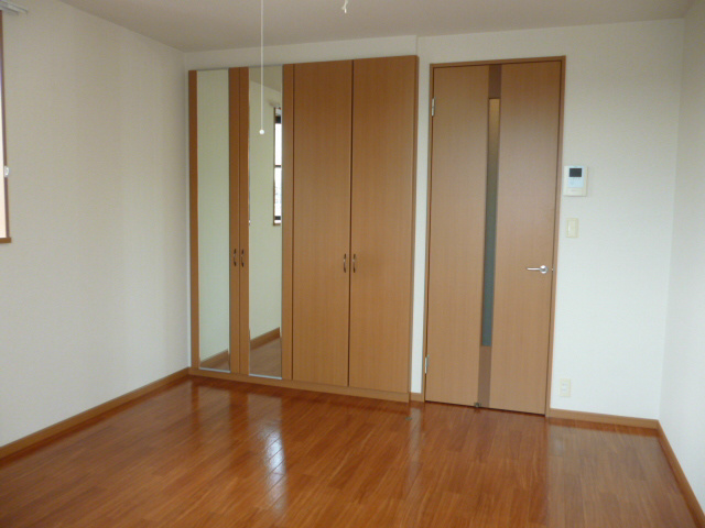 その他部屋・スペース　収納トビラには姿見の鏡付きです（*^^）v