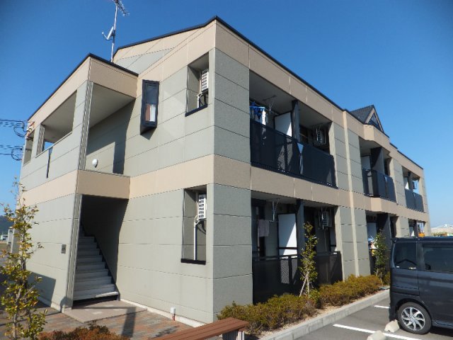 建物外観　鉄骨造のしっかりとした構造です（^O^）