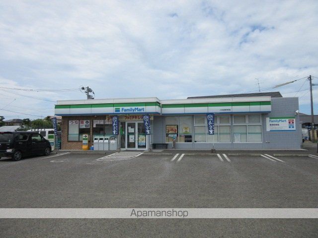 コンビニ　ファミリーマート八代古閑中町店（コンビニ）まで270m